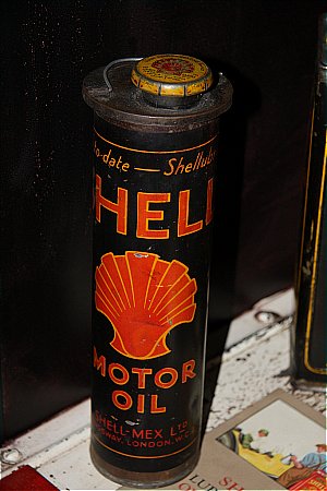 SHELL 2 GALLON OIL CAN INSERT - click to enlarge